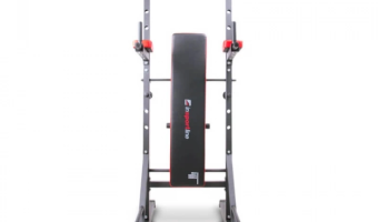 En bäst i test chins och dipsställning